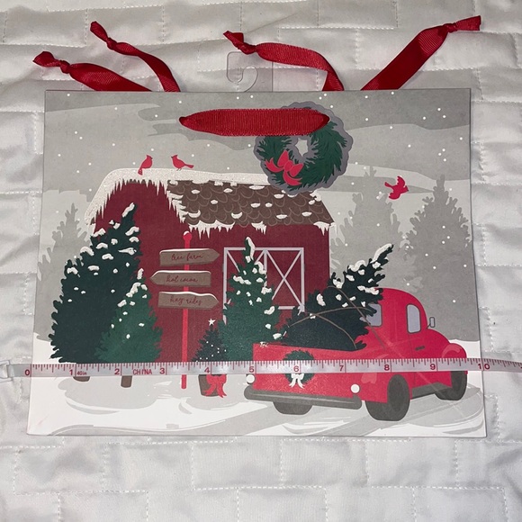 ♥️{3 for $30} 🛍️ Paper Craft Design: Holidays Farmhouse Truck Gift Bag - Picture 2 of 3
